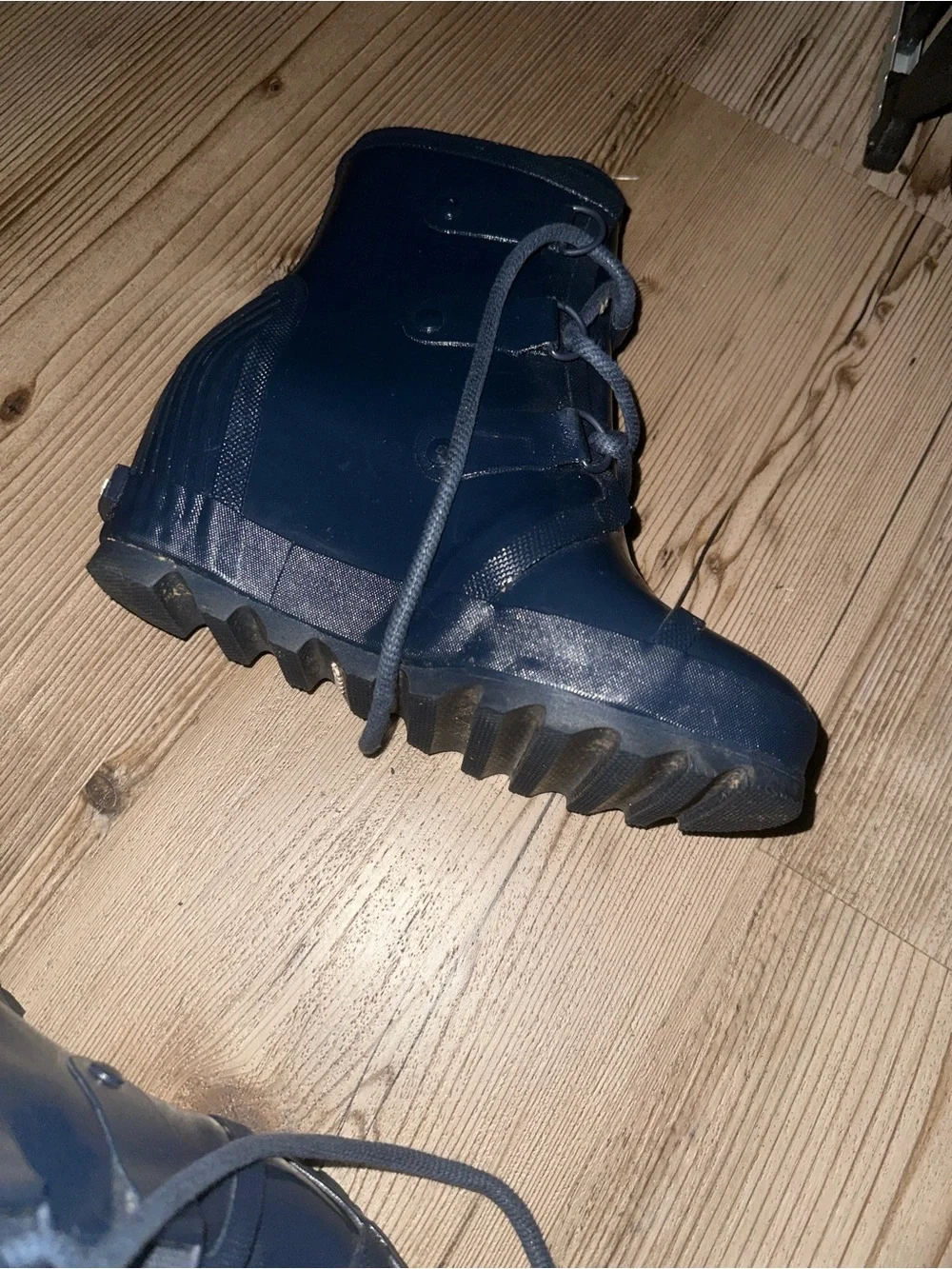 Sorel Women's Navy Lace-Up Waterproof Rain Boots
